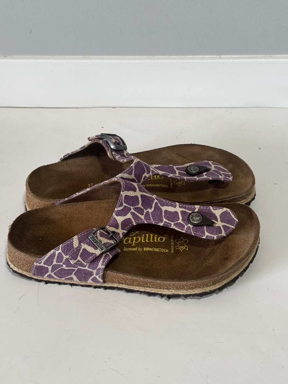 Papillio Birkenstock Gizeh Purple Giraffe Print Thong Sandals EU 37 sz 6 women’s